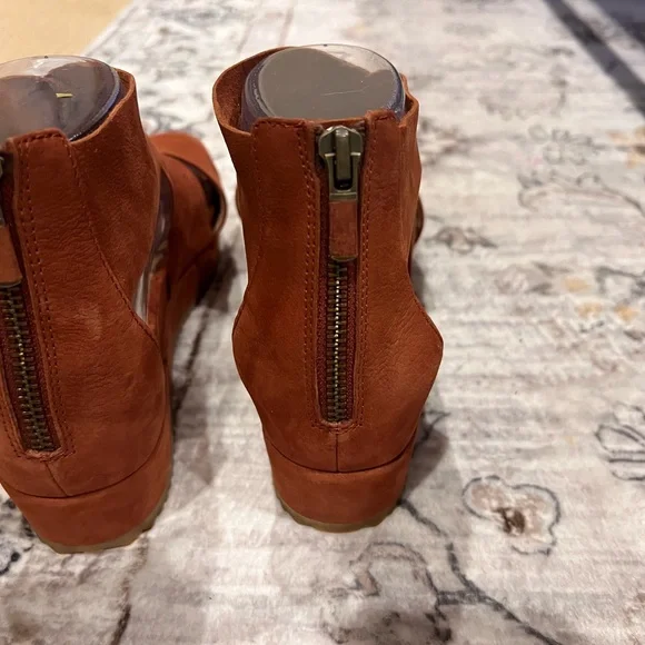 Eileen Fisher Brown Crisscross Nubuck Leather  Wedge Sandals - Picture 7 of 16